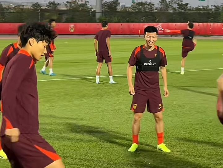 卡昂全力备战夏日赛事,为球队荣誉全力以赴的简单介绍 卡昂全力备战夏日赛事,为球队荣誉全力以赴的简单介绍