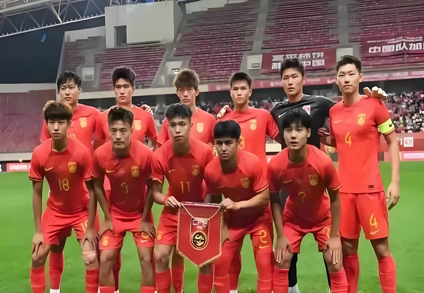 开云体育入口-平分秋色！国内足球赛事各别展现