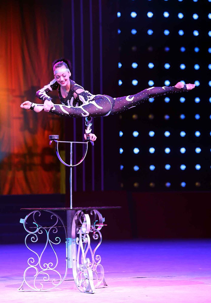 高难度动作惊艳全场,选手获得最高分的简单介绍 高难度动作惊艳全场,选手获得最高分的简单介绍