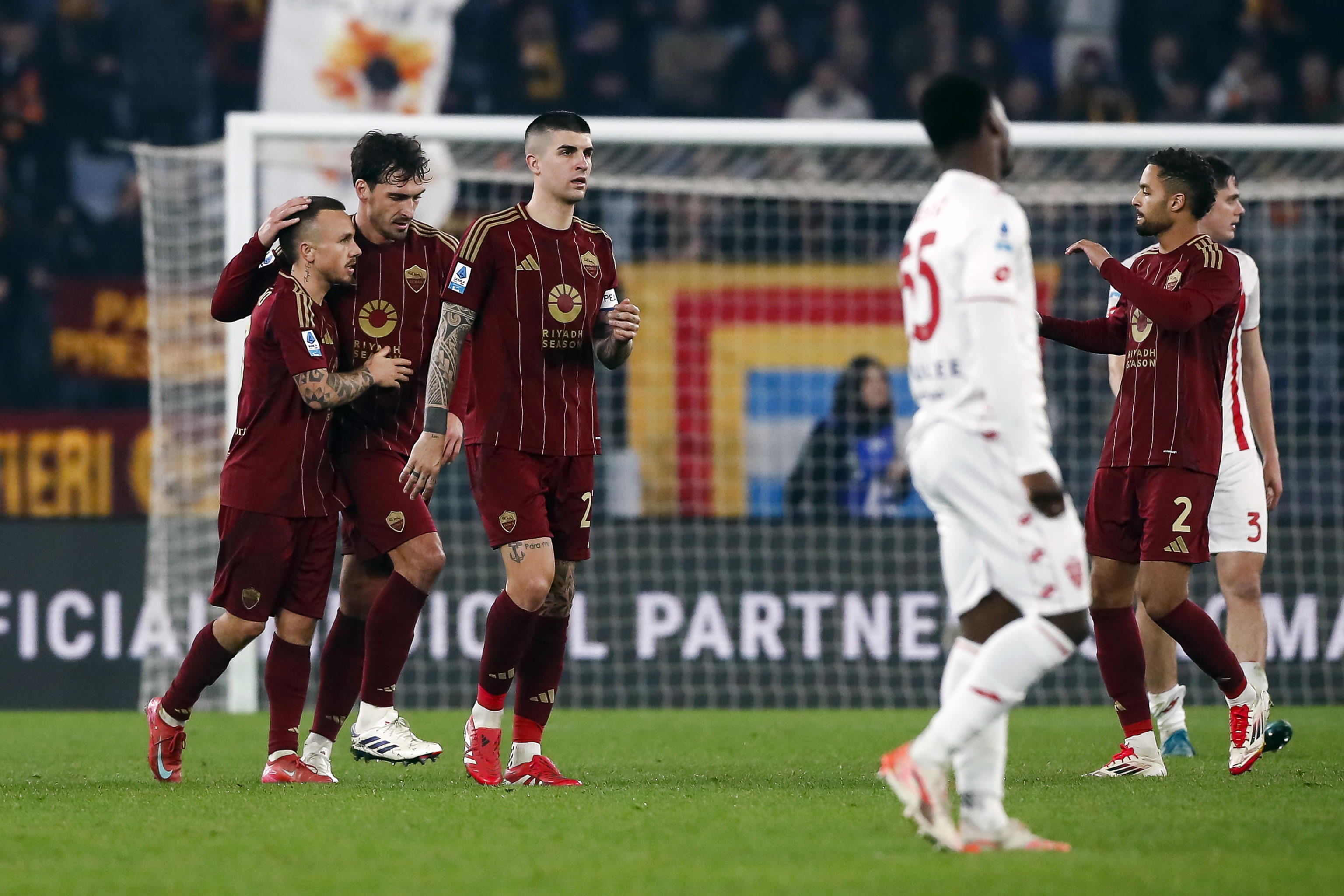 关于罗马惊险逆转胜利,晋级意甲争夺榜首位置的信息 关于罗马惊险逆转胜利,晋级意甲争夺榜首位置的信息