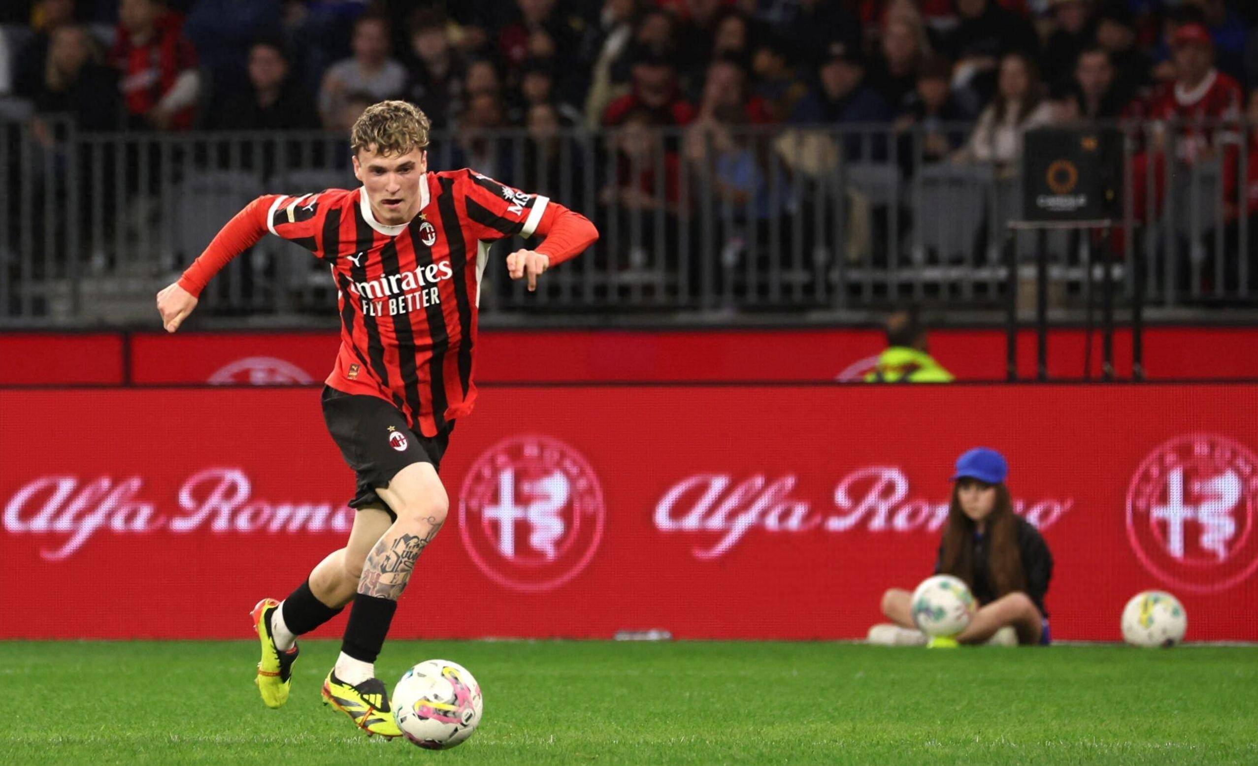 AC米兰中场球员紧急转会传闻,备战未卜的简单介绍 AC米兰中场球员紧急转会传闻,备战未卜的简单介绍