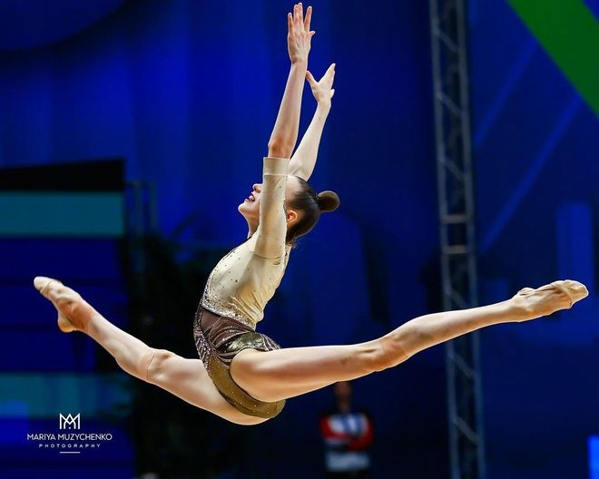 加拿大体操选手闪耀舞台,斩获头筹 加拿大体操选手闪耀舞台,斩获头筹