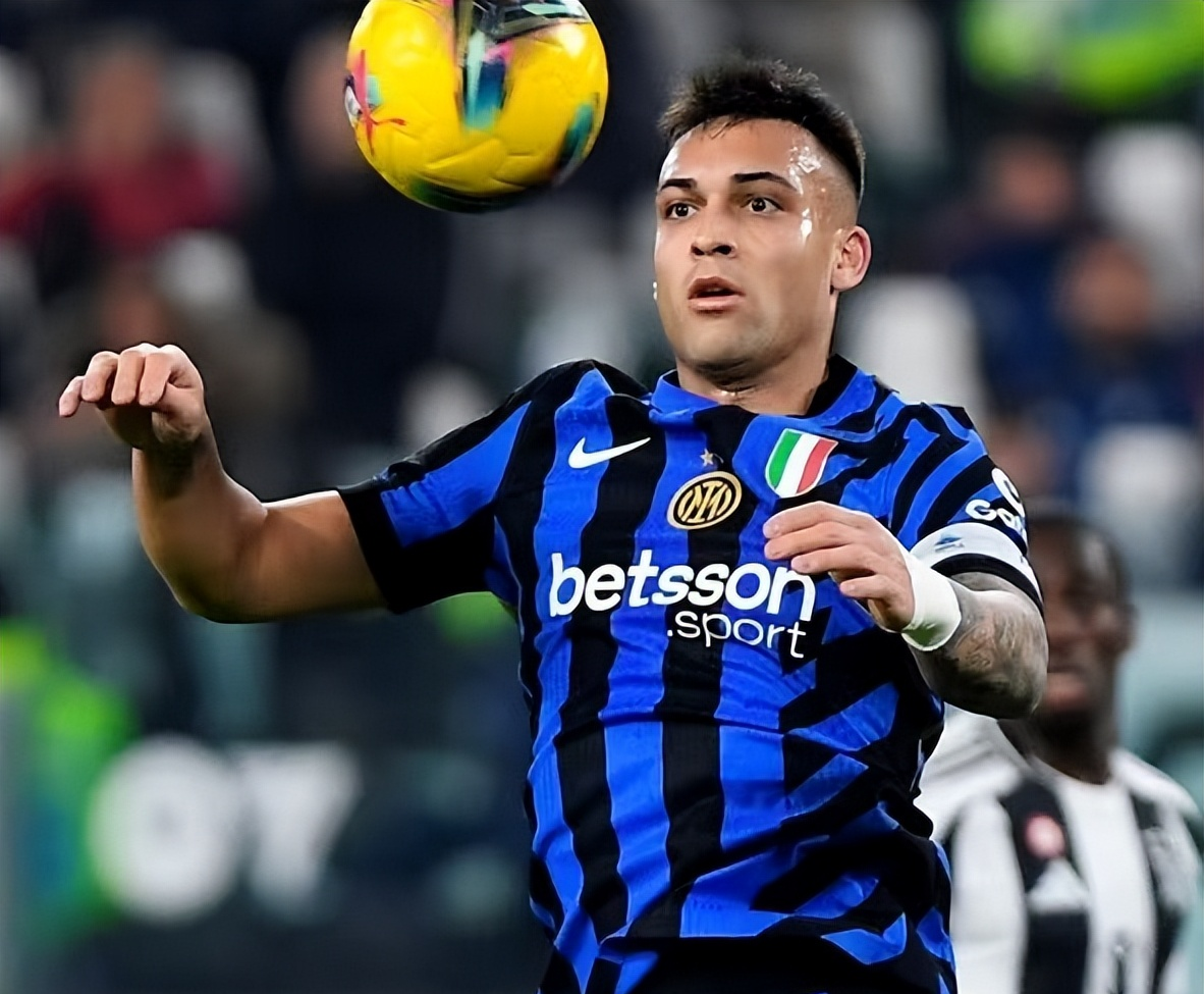 意甲比赛中球员表现出色获赞 意甲比赛中球员表现出色获赞