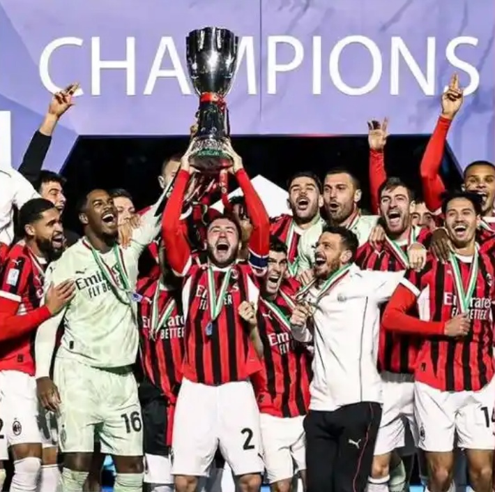 包含AC米兰球员集体赛后庆祝,展现团结合作精神的词条 包含AC米兰球员集体赛后庆祝,展现团结合作精神的词条