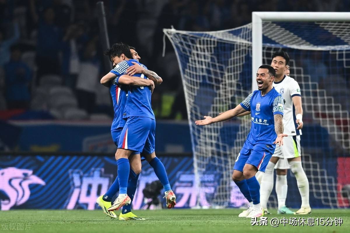 关于精彩对决引发球迷热议,赛场氛围热烈的信息 关于精彩对决引发球迷热议,赛场氛围热烈的信息