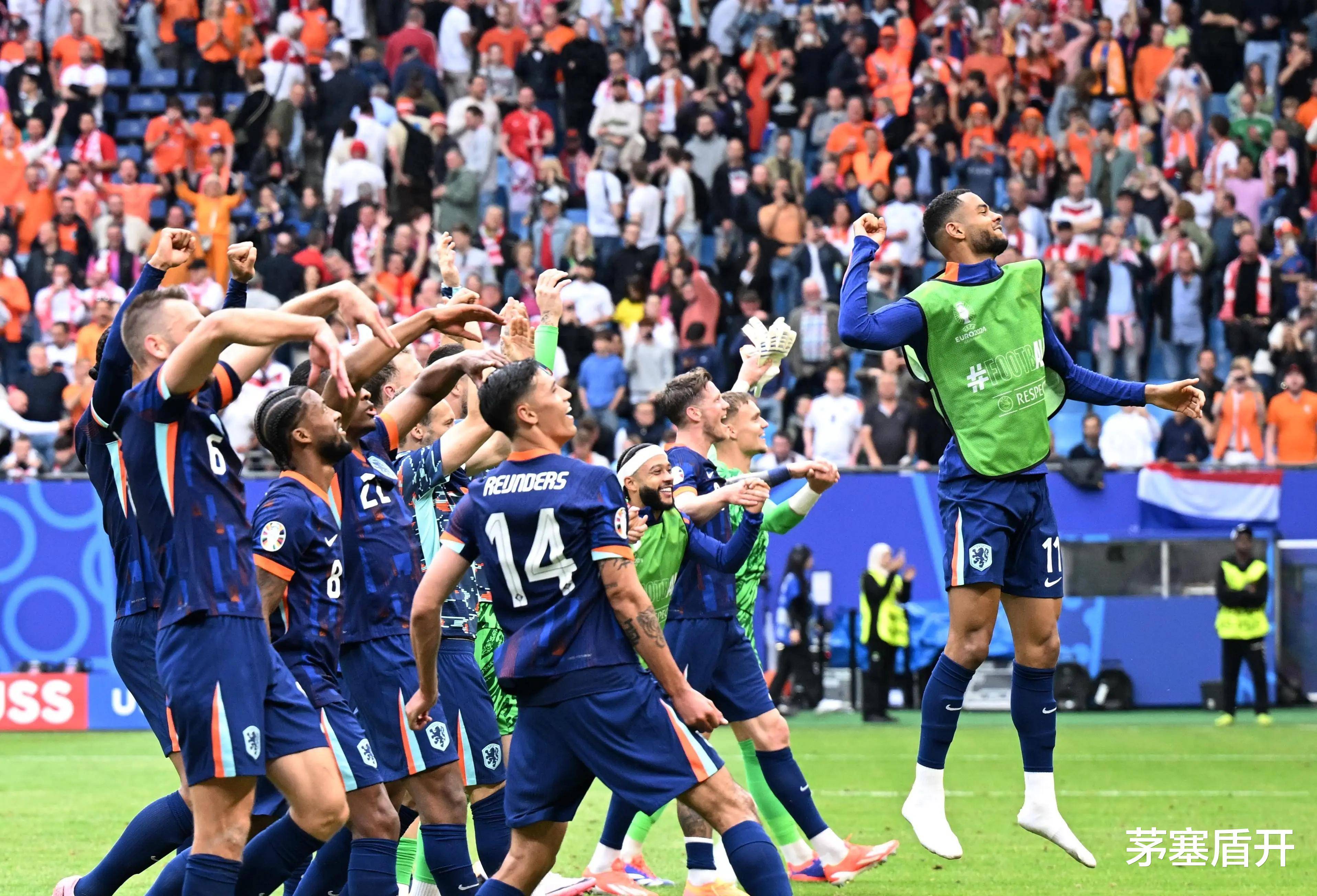 开云APP-足球联赛焦点战役，球队实力抢眼的简单介绍