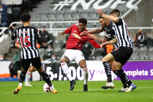 西汉姆联主场逆转华狂,豪取三分 西汉姆联主场逆转华狂,豪取三分