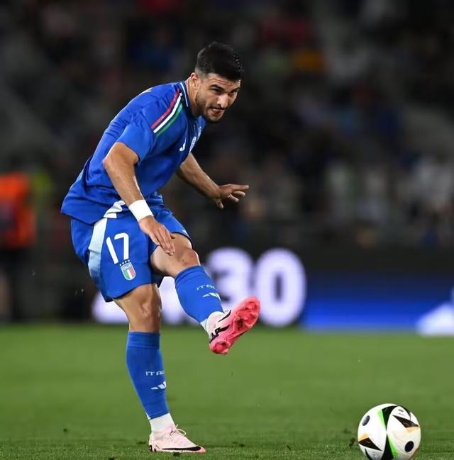 意大利不敌波黑,被逼至出线边缘 意大利不敌波黑,被逼至出线边缘