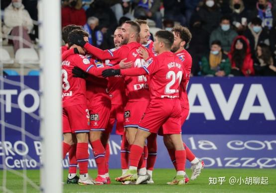 瓦伦西亚逼平对手，保持中游位置