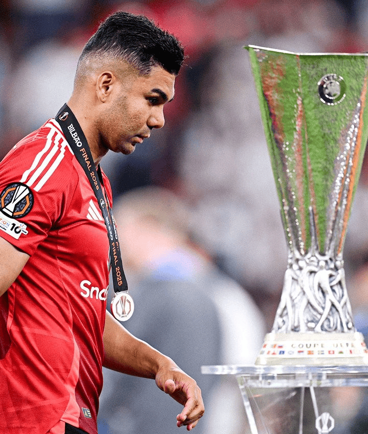 热刺球迷期待胜利,士气高昂 热刺球迷期待胜利,士气高昂