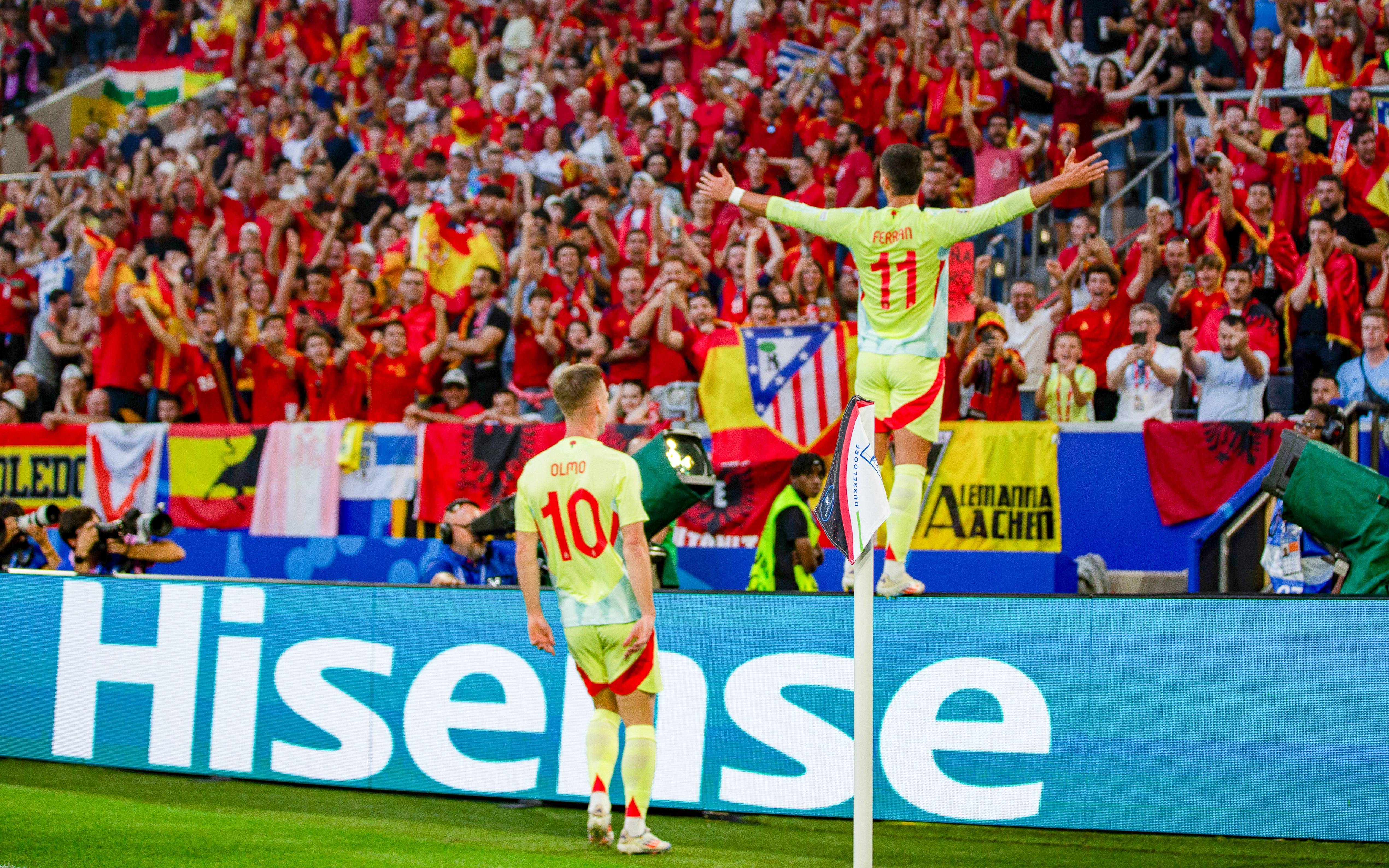 欧洲杯预赛场上球员燃情比赛,取得全胜的简单介绍 欧洲杯预赛场上球员燃情比赛,取得全胜的简单介绍