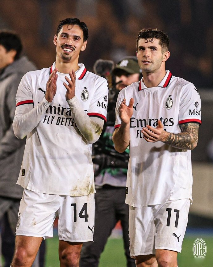 AC米兰客场轻松战胜莱切，实力碾压对手