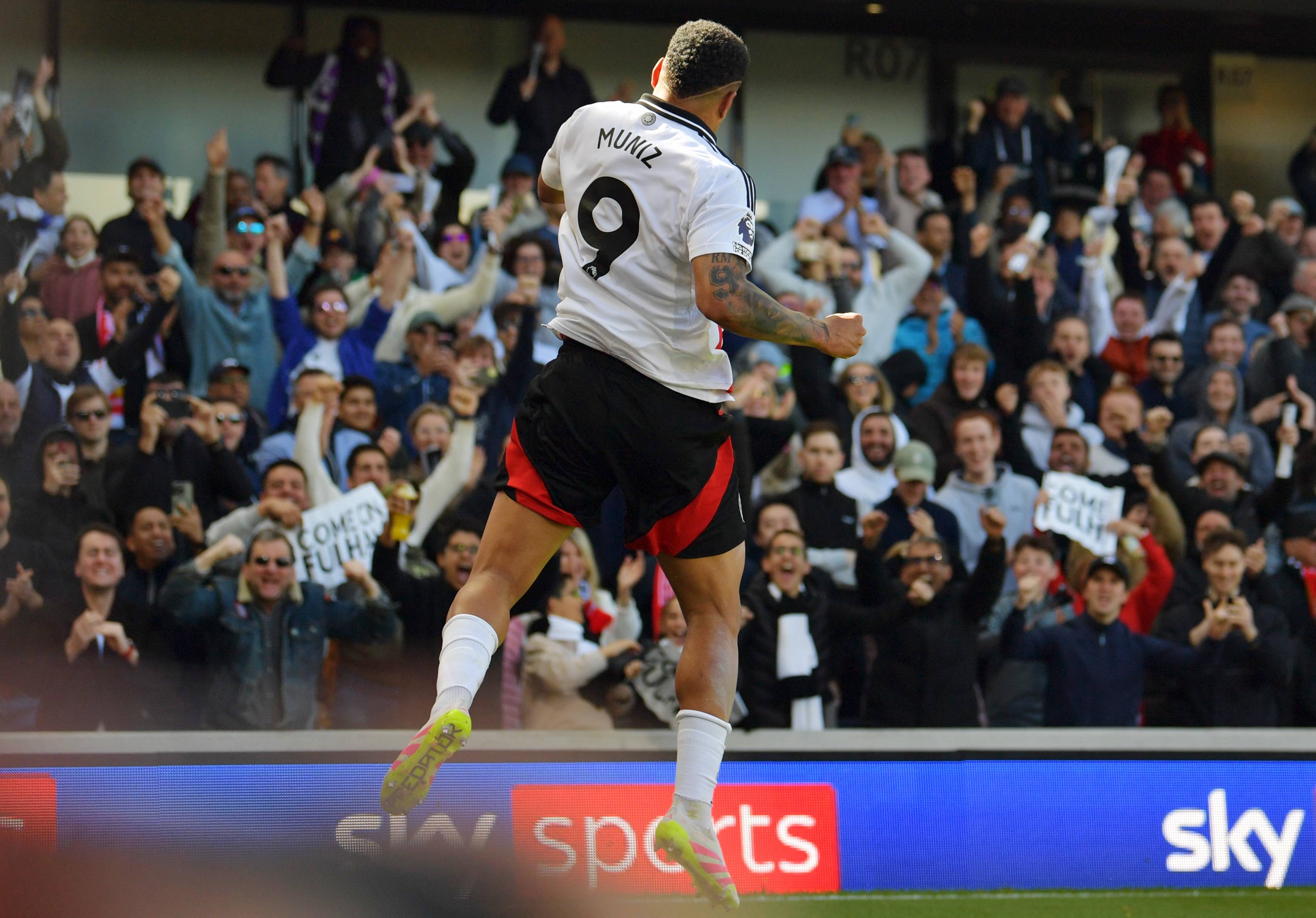 富勒姆主场惨败利物浦，保级形势堪忧