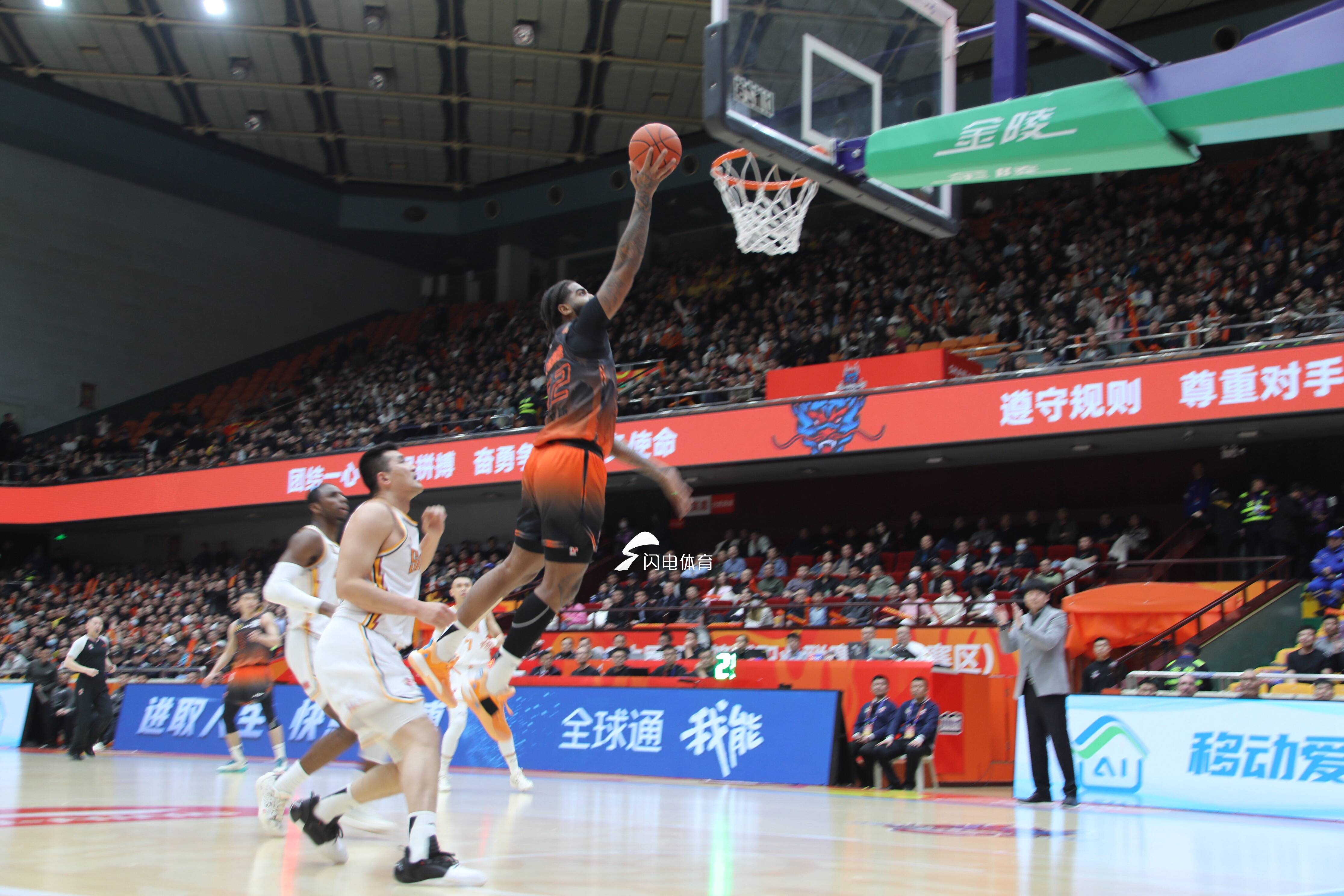 开云体育官网-山西男篮士气高涨，雄心壮志再夺胜