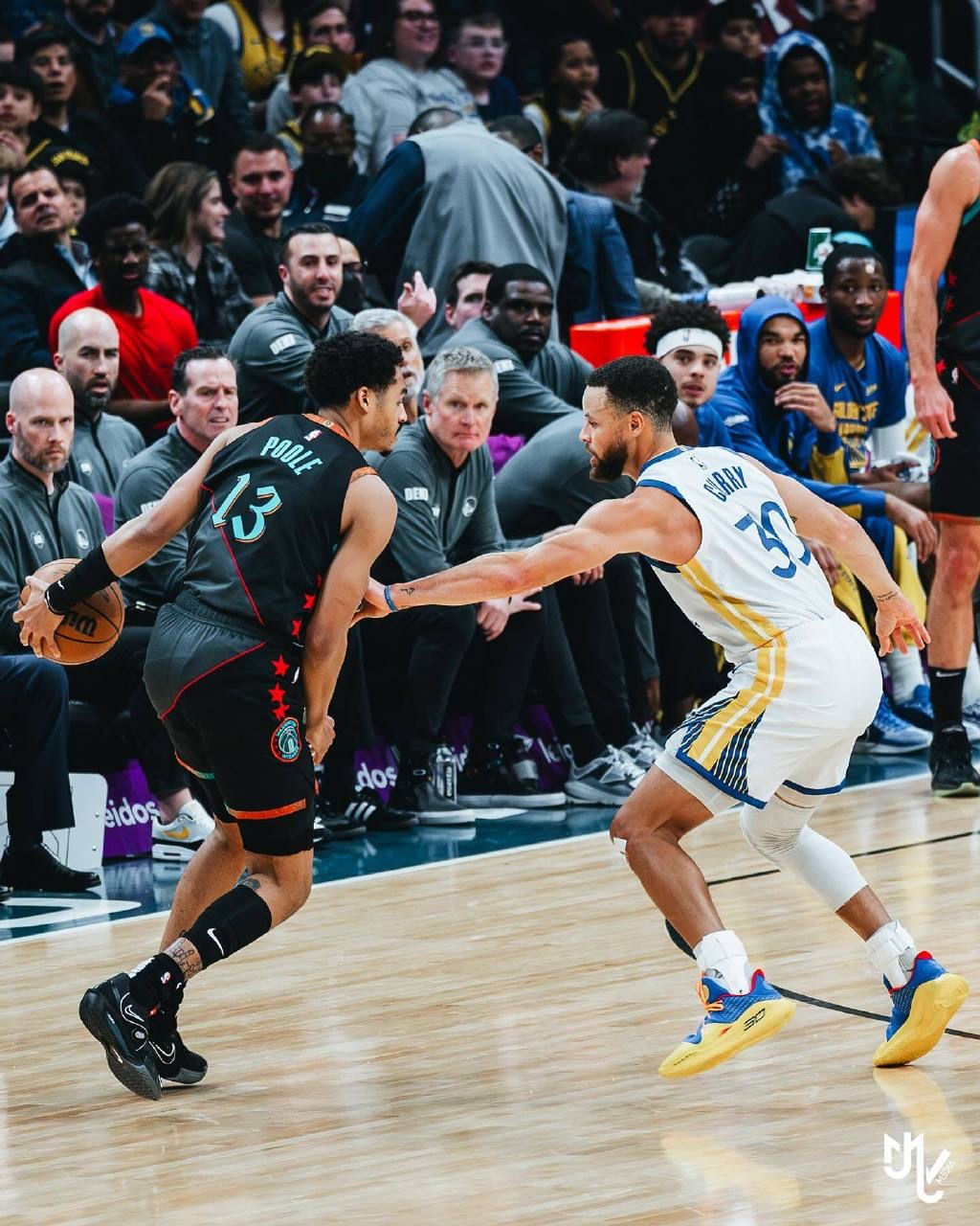 包含勇士队双核再现神勇,连胜已达十二场的词条 包含勇士队双核再现神勇,连胜已达十二场的词条