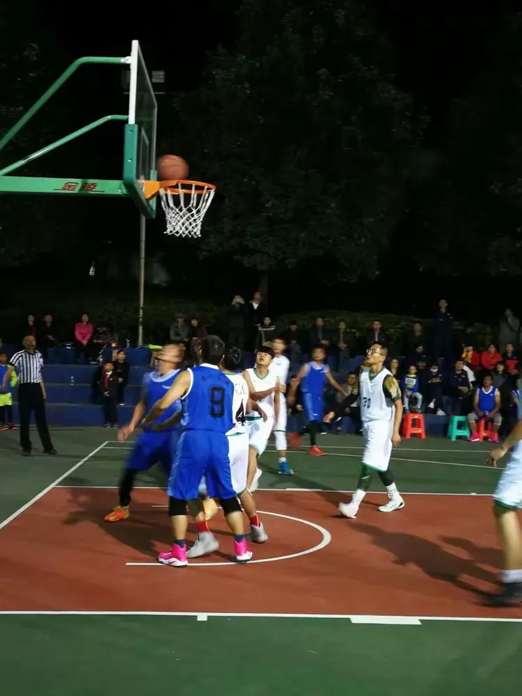 包含俄罗斯超级联赛篮球赛场上热闹非凡的词条 包含俄罗斯超级联赛篮球赛场上热闹非凡的词条