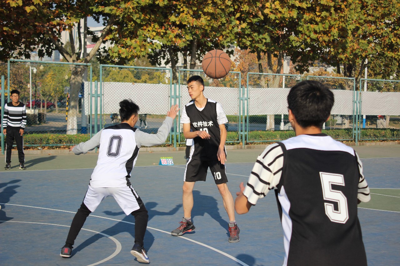 河南男篮奋力拼搏,取得意外胜利 河南男篮奋力拼搏,取得意外胜利