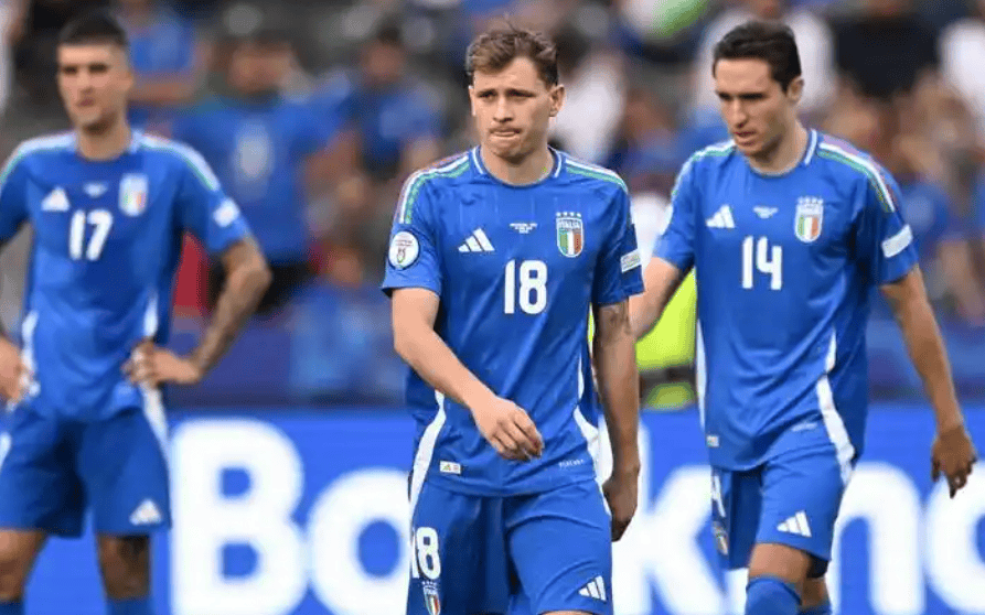 包含意为尼亚锁定出线，强势胜出对阵摩尔多瓦的词条