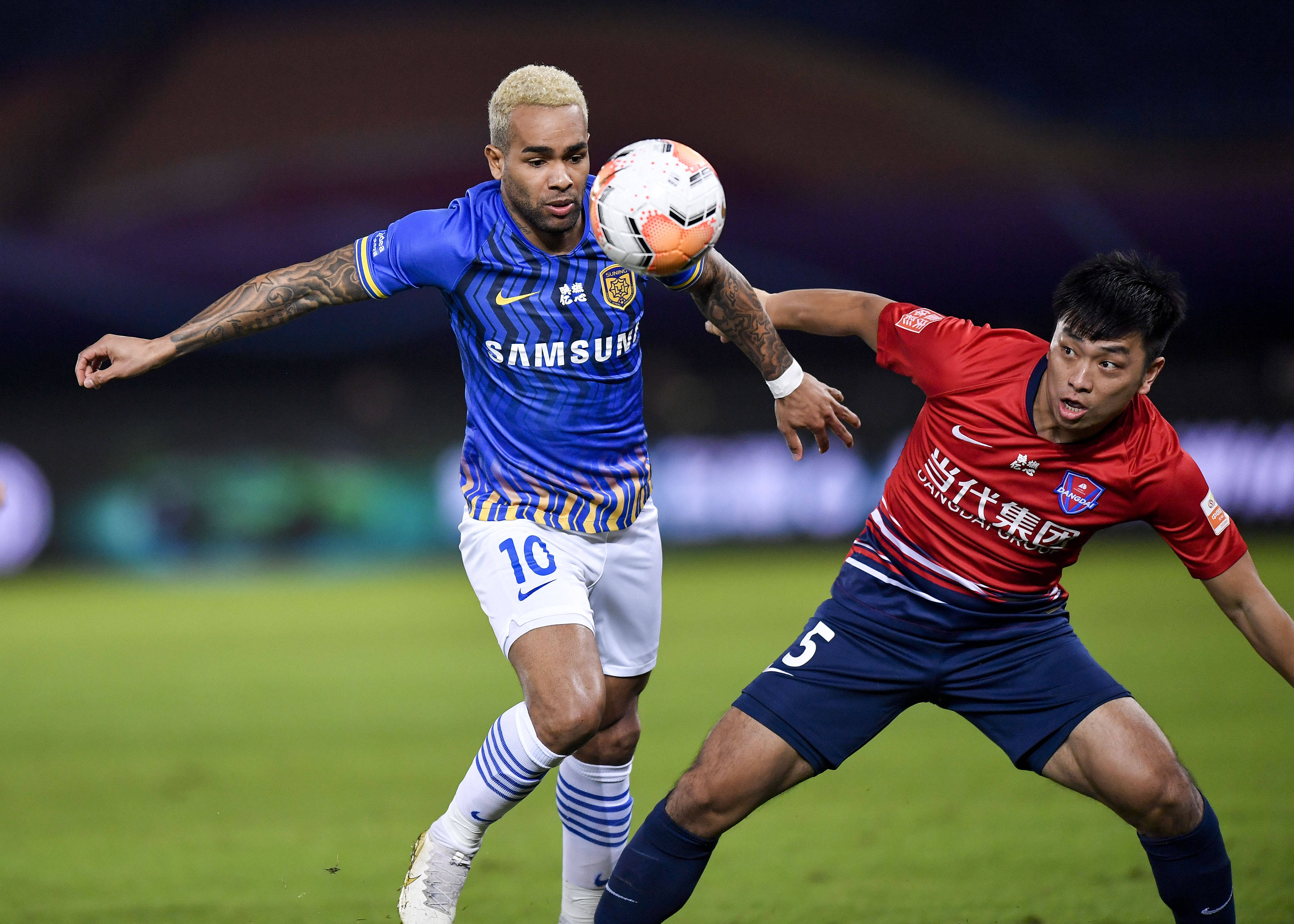 关于江苏苏宁主场战平天津泰达,互交白卷的信息 关于江苏苏宁主场战平天津泰达,互交白卷的信息