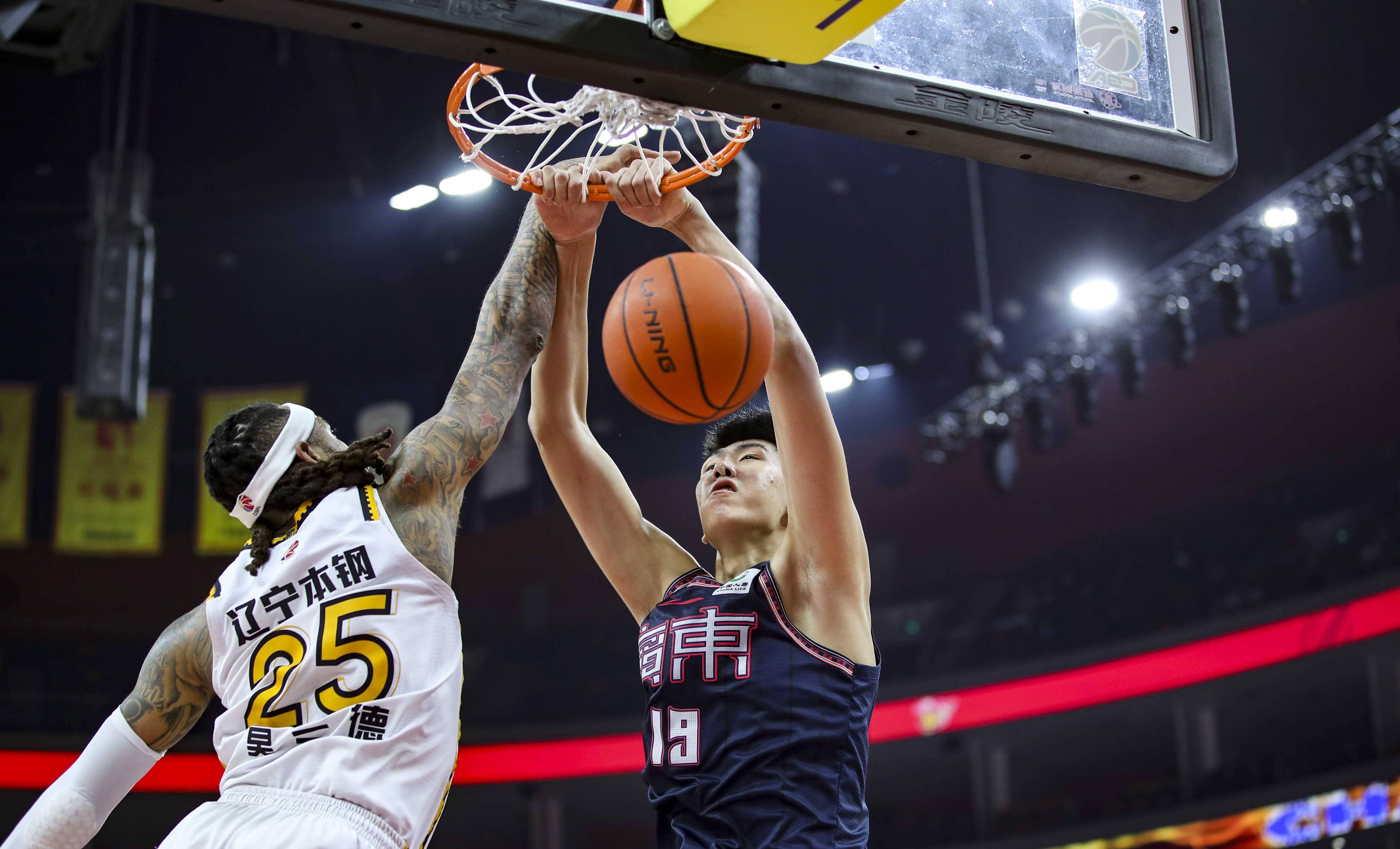 国内顶尖篮球联赛精彩对决持续