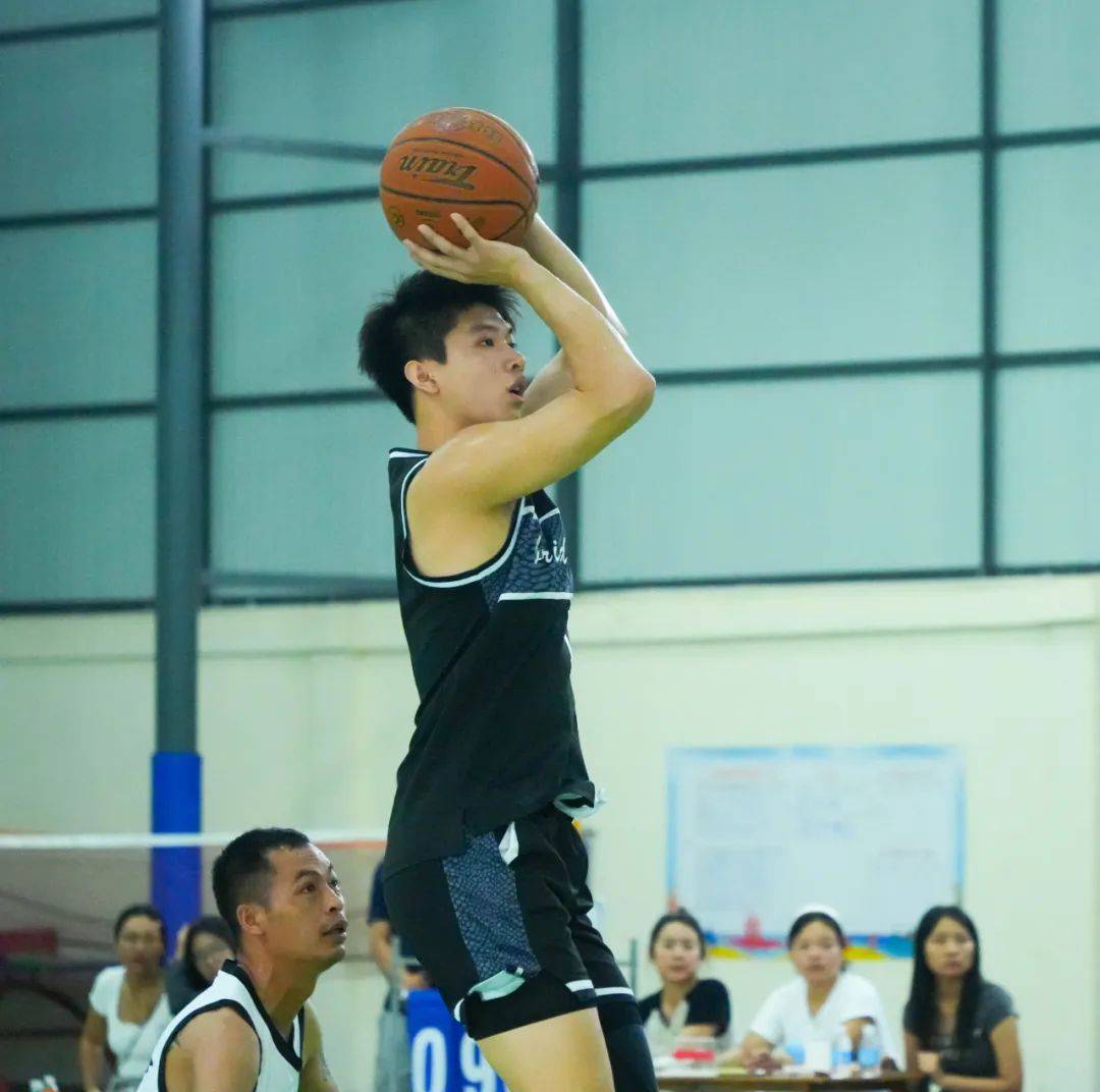 关于精神风采!选手赛场上呈现出魅力与实力的信息 关于精神风采!选手赛场上呈现出魅力与实力的信息