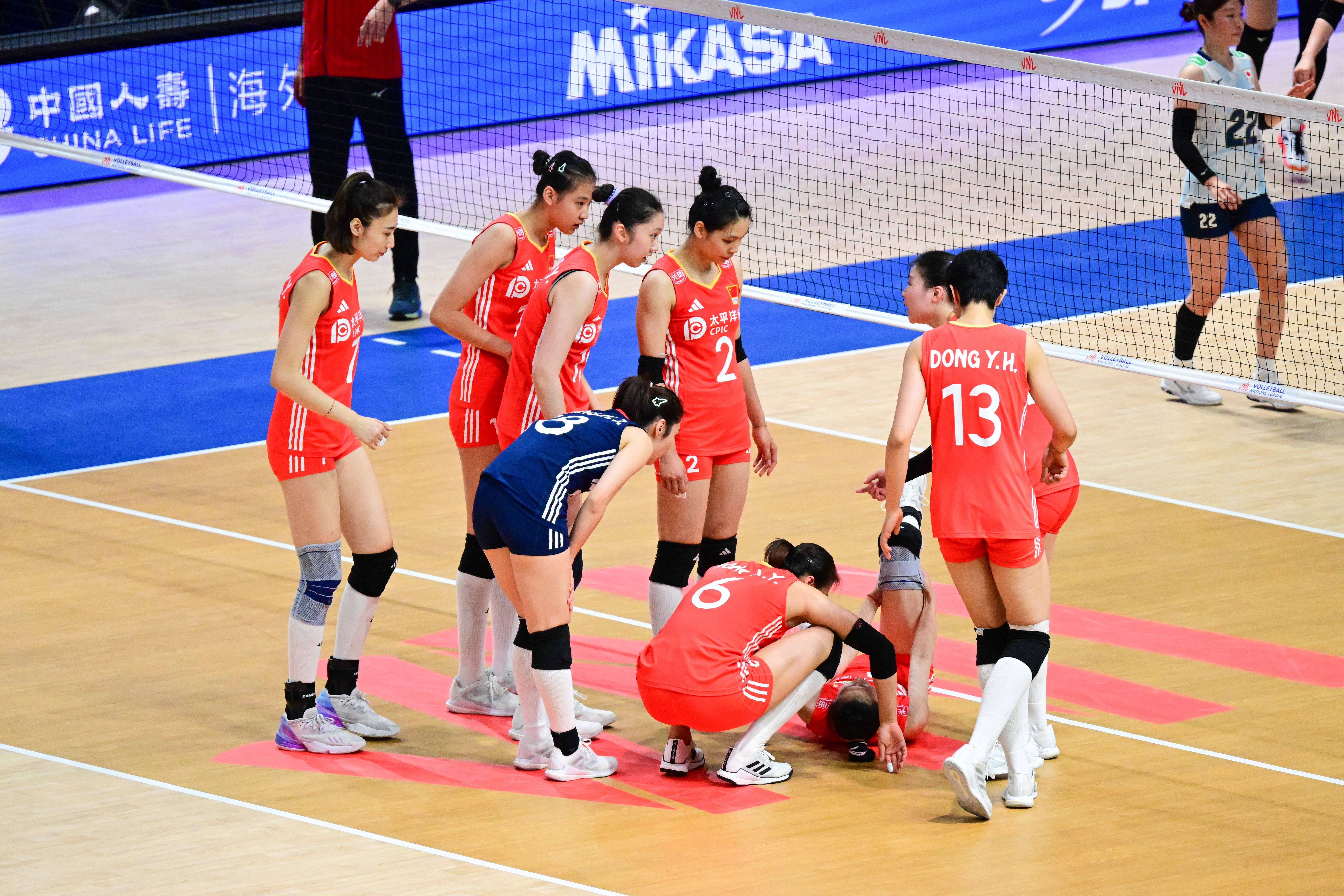 比赛收官阶段球队连胜冲击联赛冠军 比赛收官阶段球队连胜冲击联赛冠军