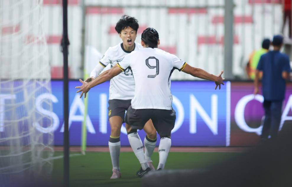 国内足球联赛赛场沸腾,选手表现稳定的简单介绍 国内足球联赛赛场沸腾,选手表现稳定的简单介绍