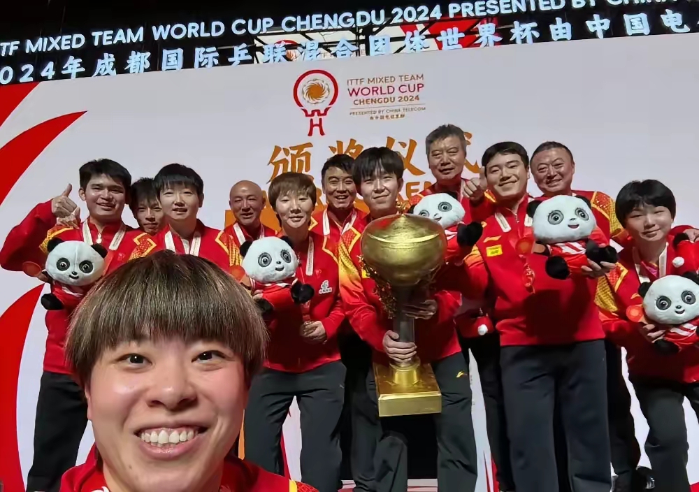 青年选手奋力拼搏,赢得比赛胜利 青年选手奋力拼搏,赢得比赛胜利