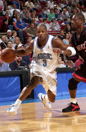 卢森堡队在比赛场上势不可挡 卢森堡队在比赛场上势不可挡