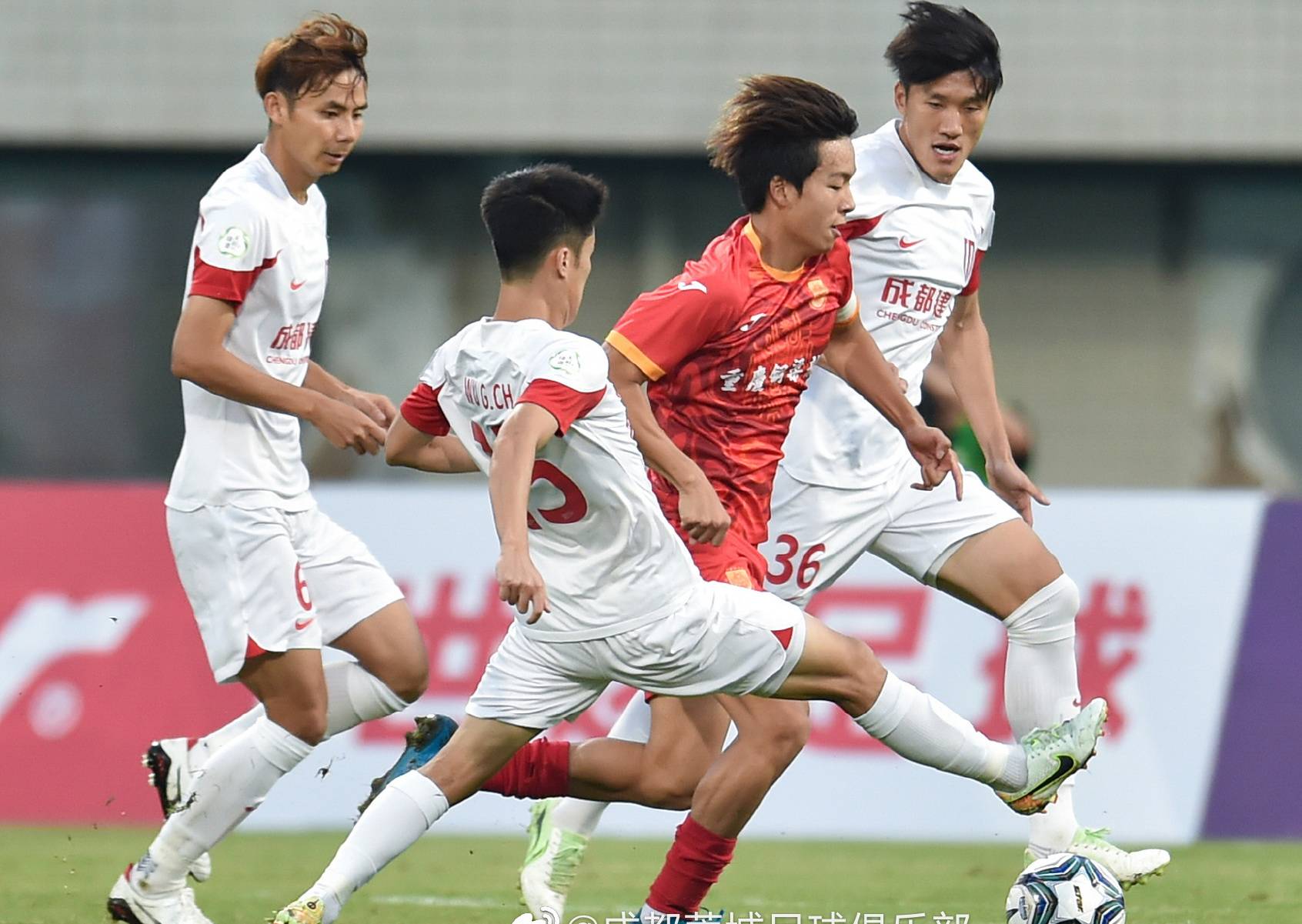 开云APP-重庆队主场遭遇惨败，未能守住领先