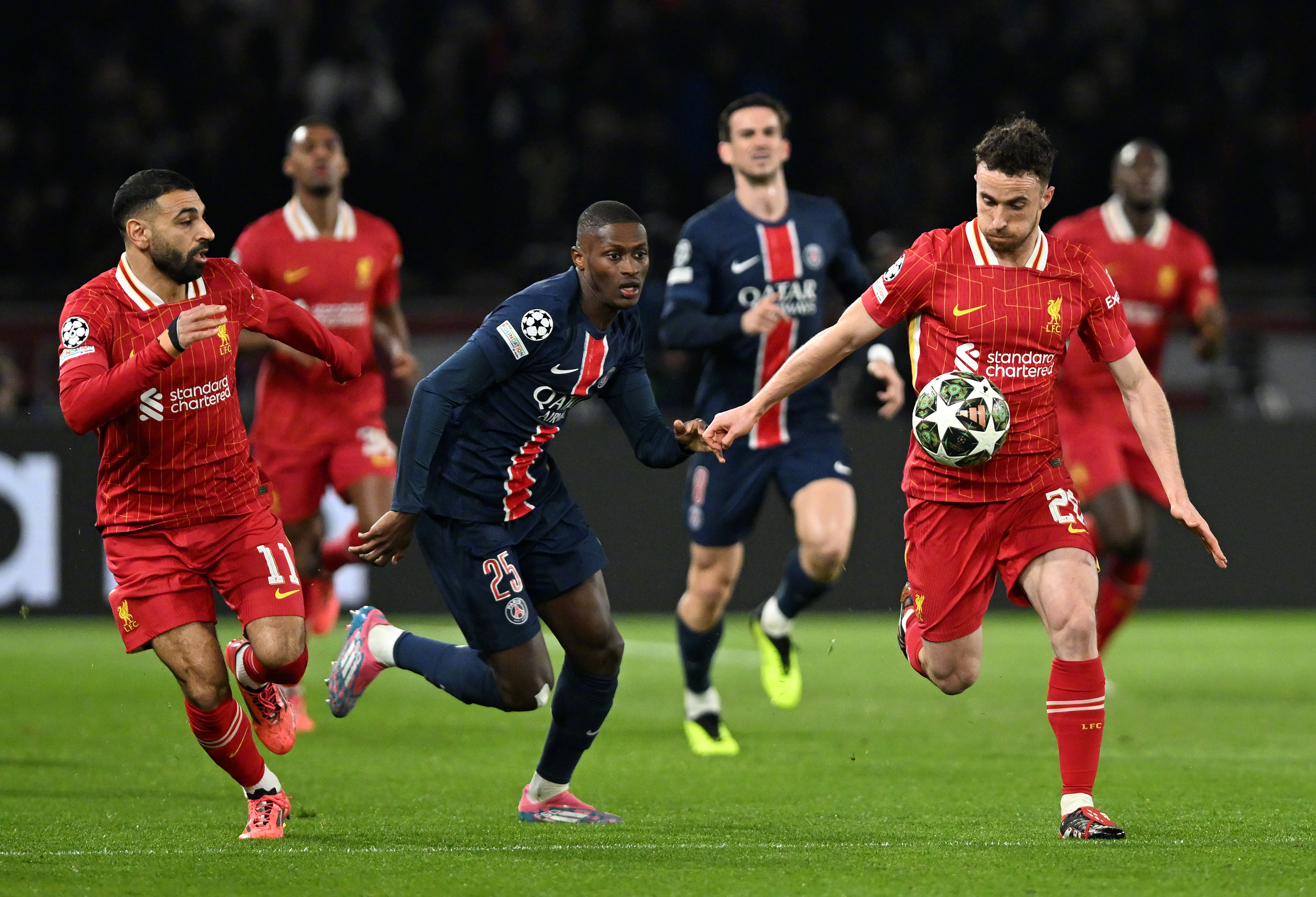 开云体育登录-巴黎圣日耳曼主场大胜，领跑联赛积分榜