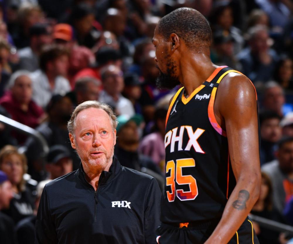 关于太阳队内部挑选新队长,期待他的带领下夺冠的信息 关于太阳队内部挑选新队长,期待他的带领下夺冠的信息