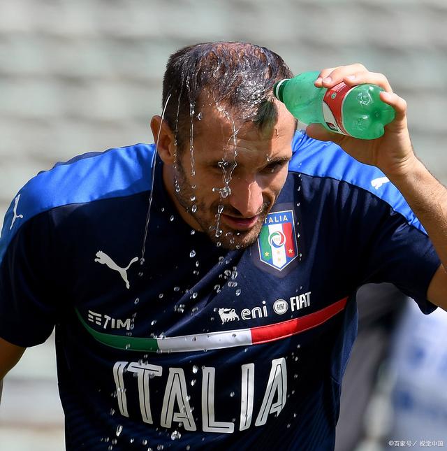 开云体育APP下载-战术调整：教练下半场战术调整有效果