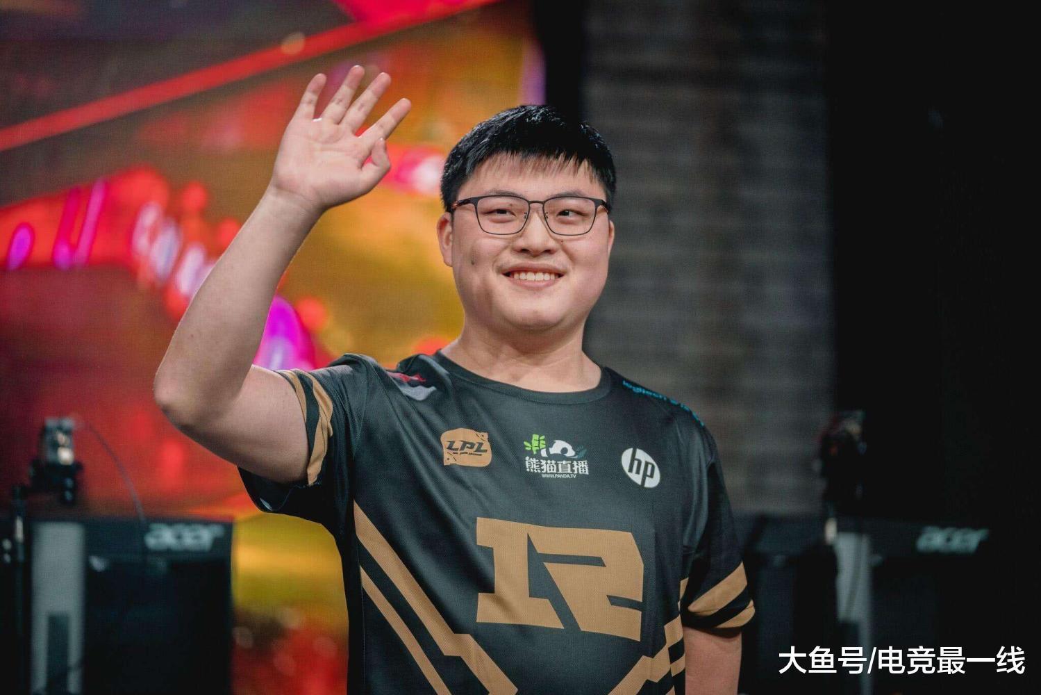 SHR碾压KT,Uzi关键团战开团秒人强强对话八强赛,让粉丝疯狂欢呼 SHR碾压KT,Uzi关键团战开团秒人强强对话八强赛,让粉丝疯狂欢呼