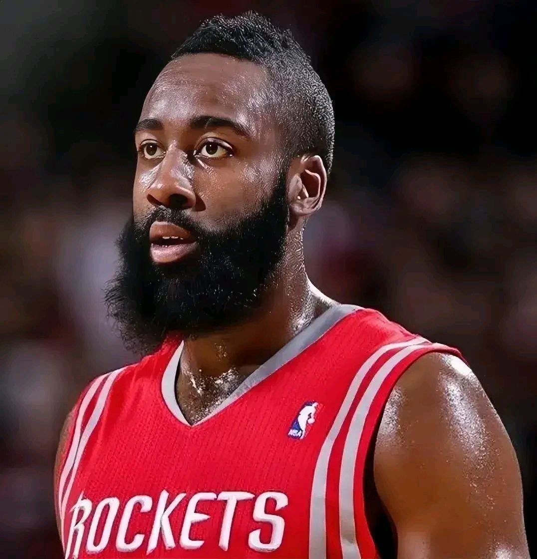 NBA球员本赛季表现亮眼,连续场次刷新个人得分纪录 NBA球员本赛季表现亮眼,连续场次刷新个人得分纪录