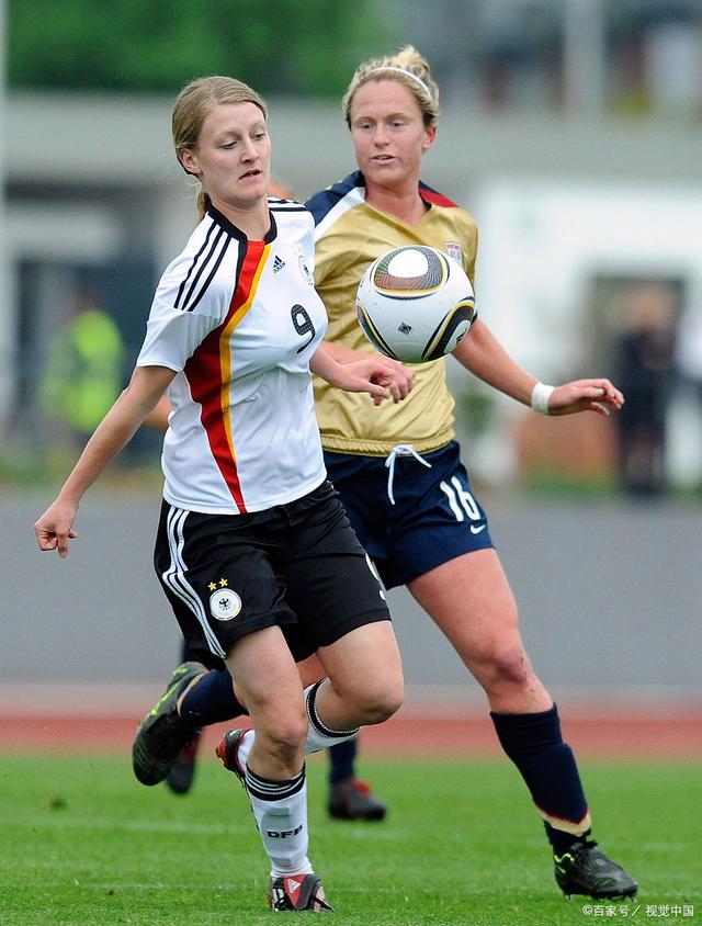 德国女足队员在欧洲比赛中表现强劲