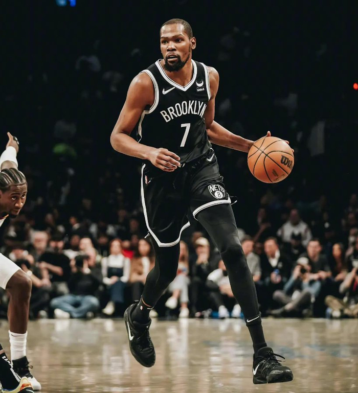 开云体育在线-勇士再次击败湖人，杜兰特独揽40+领军猛龙