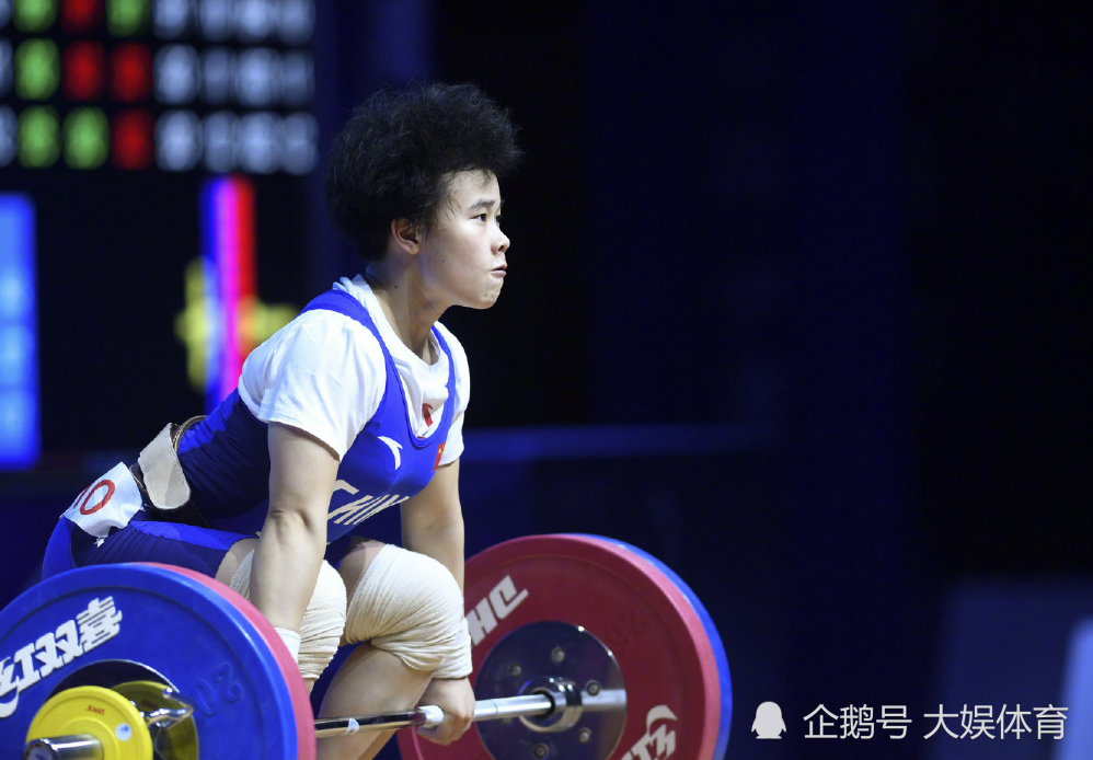 俄罗斯举重名将稳坐金牌，实力过人