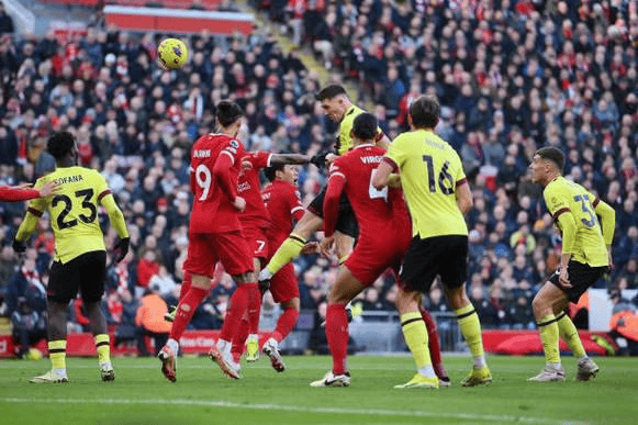 伯恩利主场大破对手,终结连败颓势 伯恩利主场大破对手,终结连败颓势