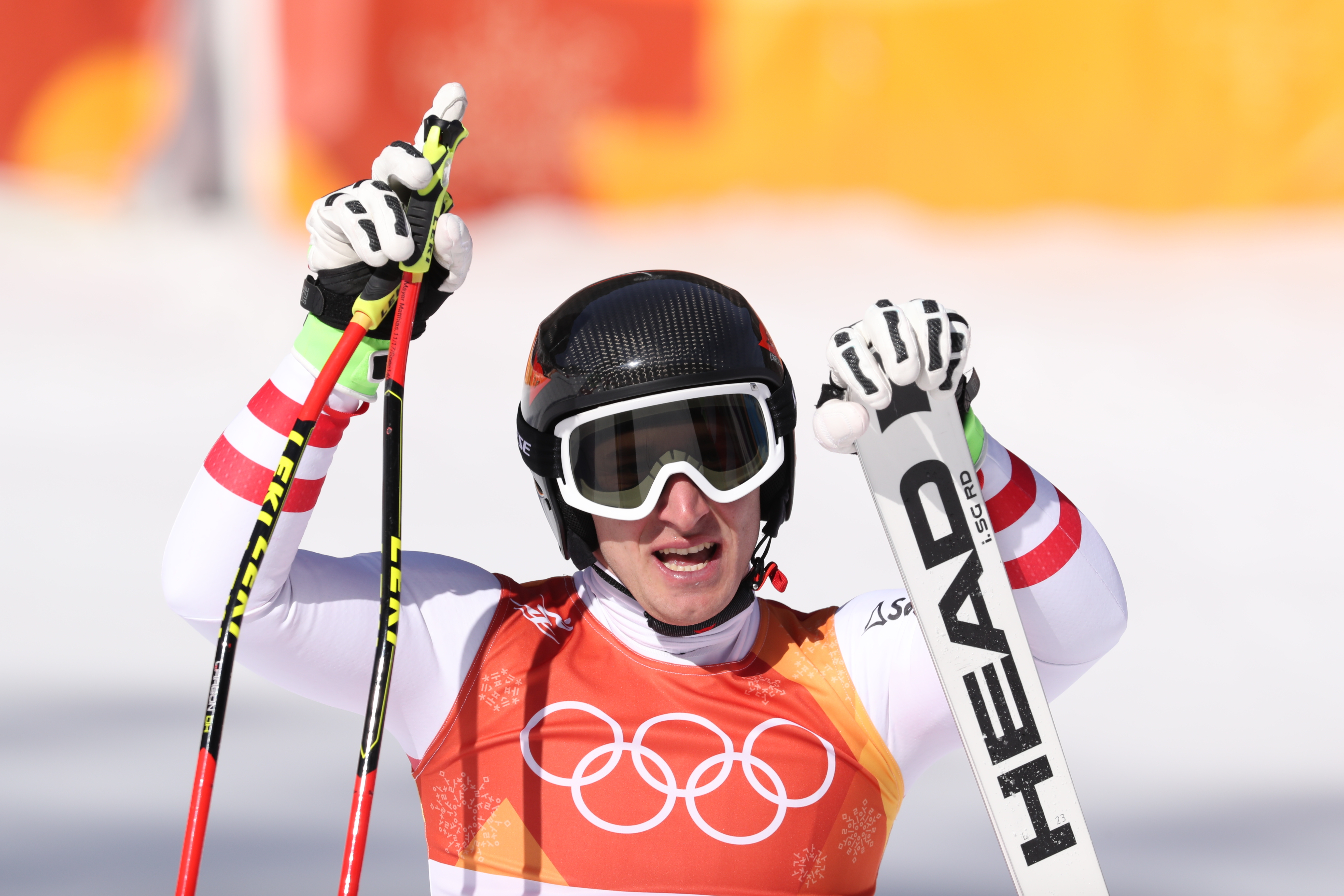 包含奥地利代表团在滑雪场上发挥强劲实力的词条 包含奥地利代表团在滑雪场上发挥强劲实力的词条