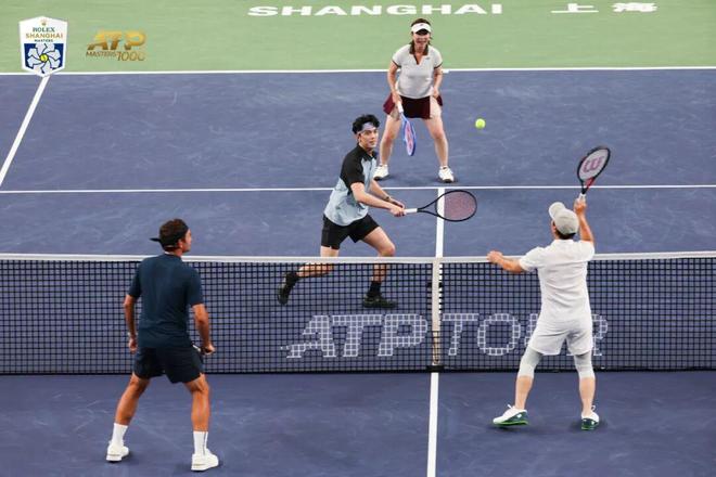 关于德国网球队逆转美国网球队,费德勒完成帽子戏法的信息 关于德国网球队逆转美国网球队,费德勒完成帽子戏法的信息