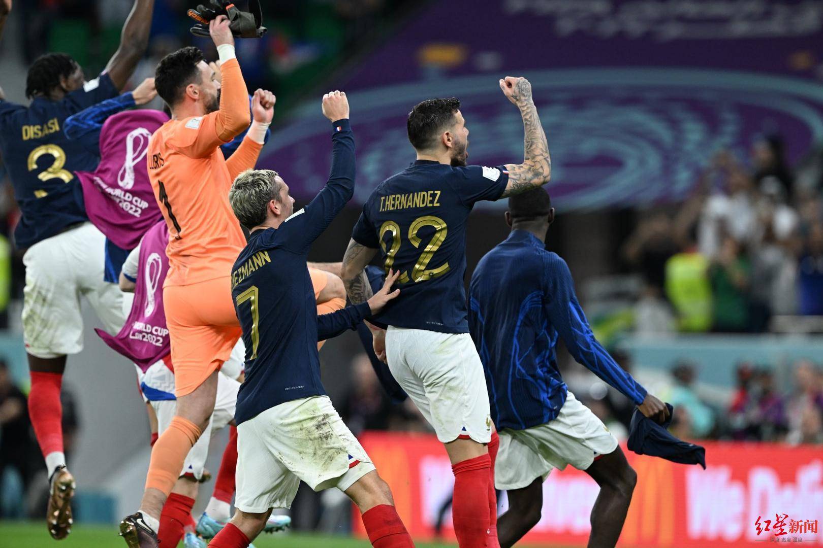 开云体育下载-包含西班牙完胜波兰，德布劳内统治全场的词条