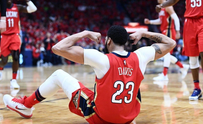 上海队险胜独行侠,浓眉哥扛起全队 上海队险胜独行侠,浓眉哥扛起全队