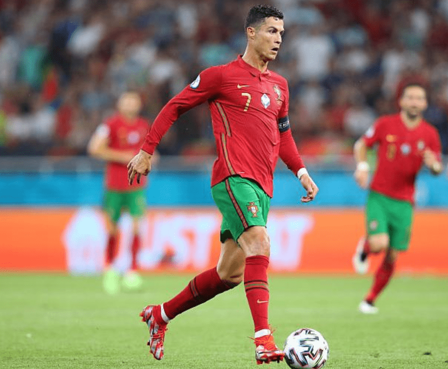 关于奥地利队碾压葡萄牙队，梁靖崑关键制胜的信息