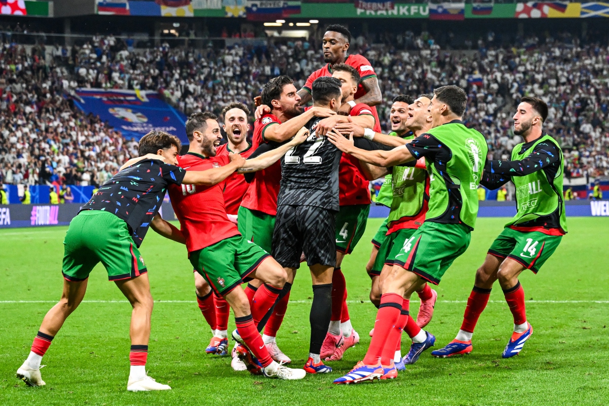 韩国队逆转葡萄牙队，奥恰洛夫点燃赛场