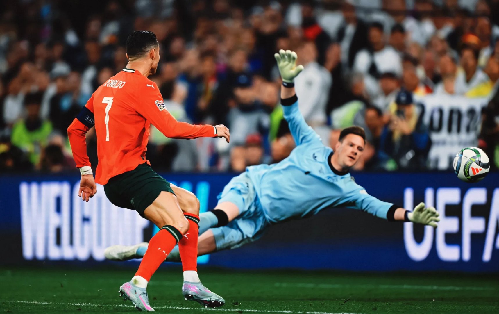 韩国队逆转葡萄牙队，奥恰洛夫点燃赛场