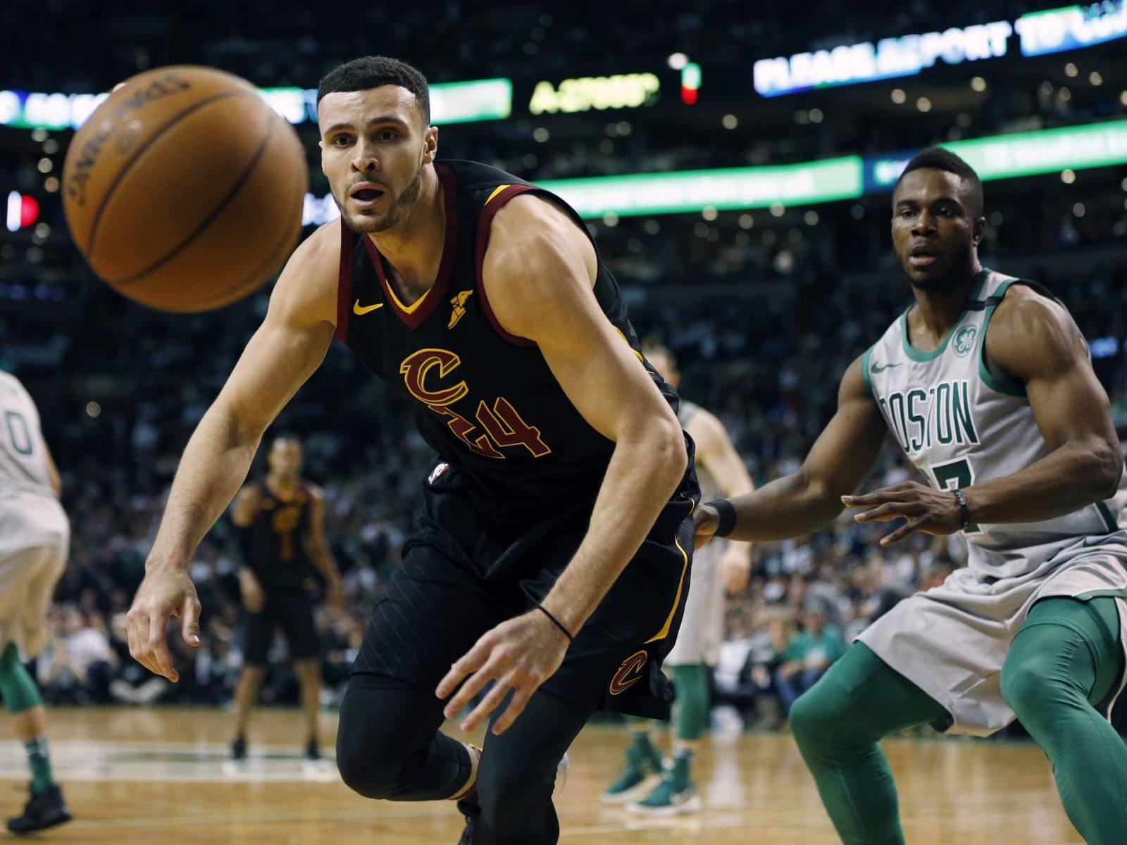 法拉利绝杀红牛二队，拉塞尔刷新纪录