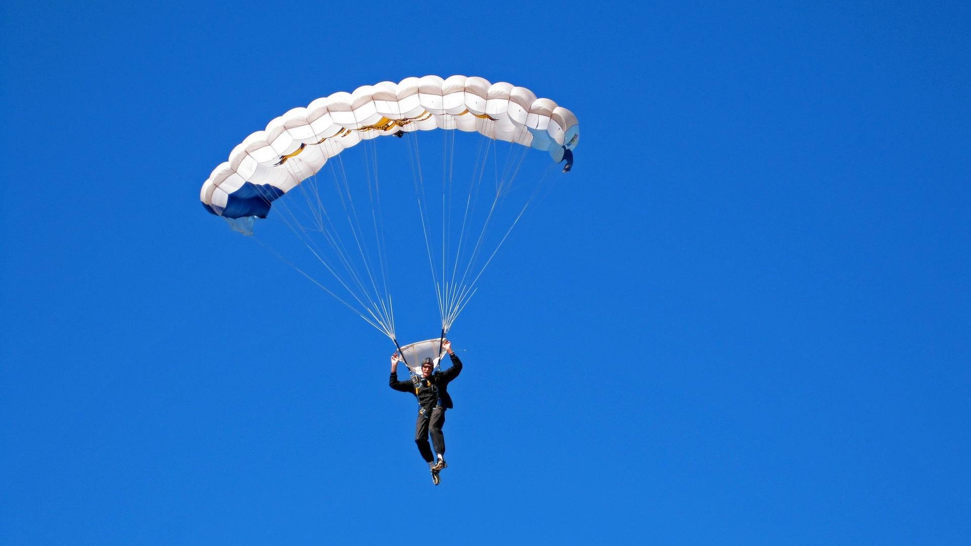 莱奥一剑封喉!丹麦掀翻美国,北欧童话续写绿茵新章